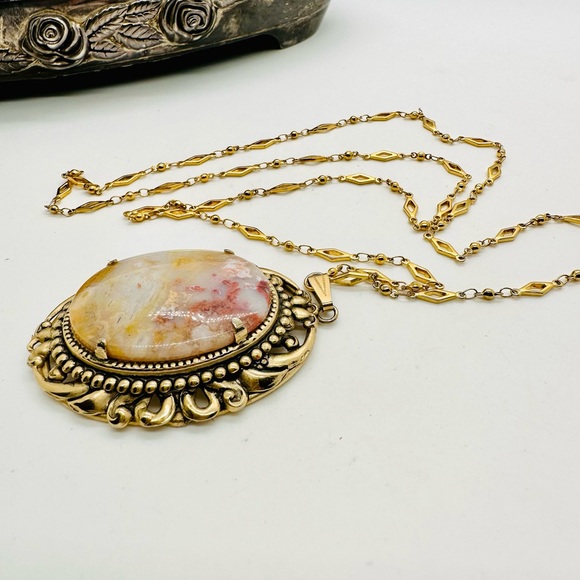 Vintage Stone Ornate Pendant Necklace - Picture 9 of 17